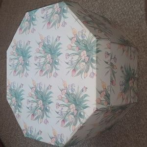 Tulip Bouquet 💐 Hat Box